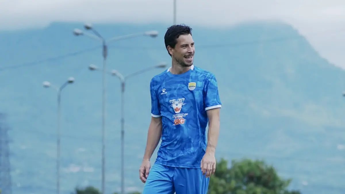 Thom Haye, tidak dapat tampil karena harus menjalani hukuman&nbsp;akumulasi kartu kuning. (Dok. Persib)