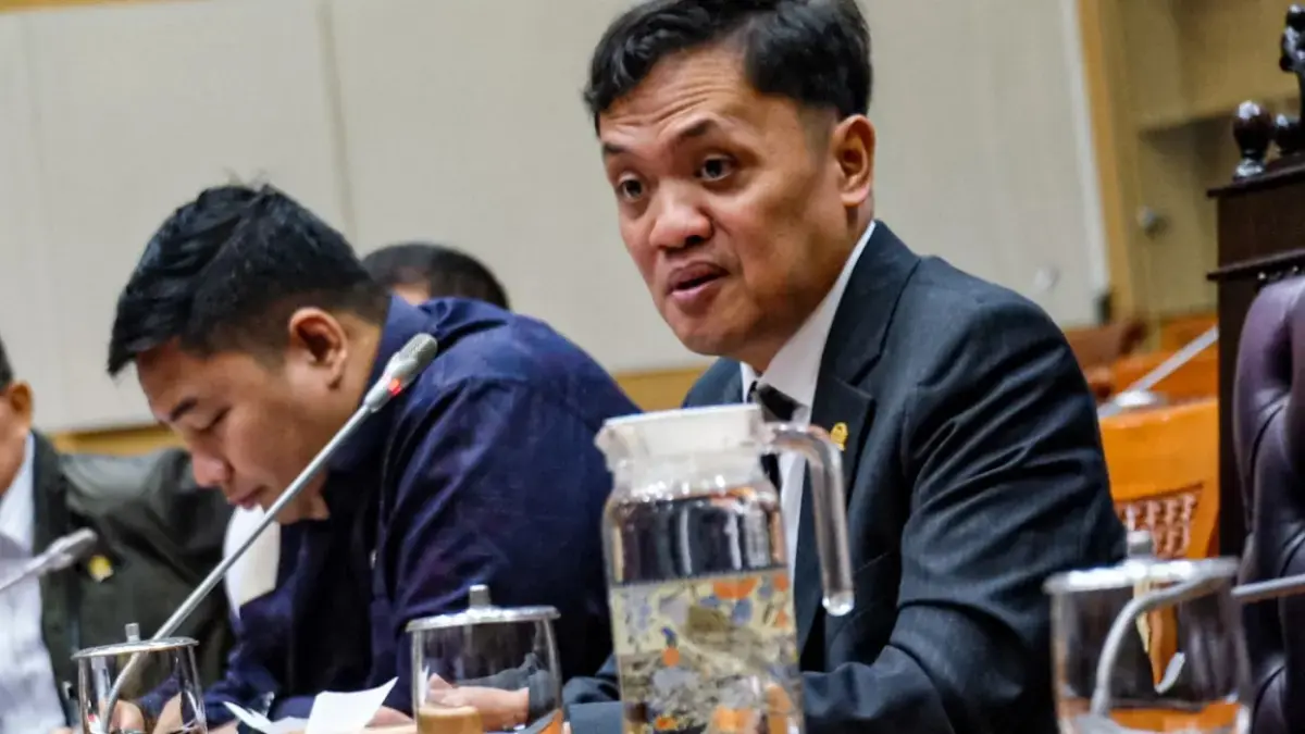 Ketua Komisi III DPR Habiburokhman memimpin Rapat Dengar Pendapat Umum (RDPU) terkait kasus videografer Amsal Christy Sitepu yang dituduh melakukan korupsi anggaran proyek video profil desa di Kompleks Parlemen, Senayan, Jakarta, Senin (30/3/2026). (Salman Toyibi/Jawa Pos)