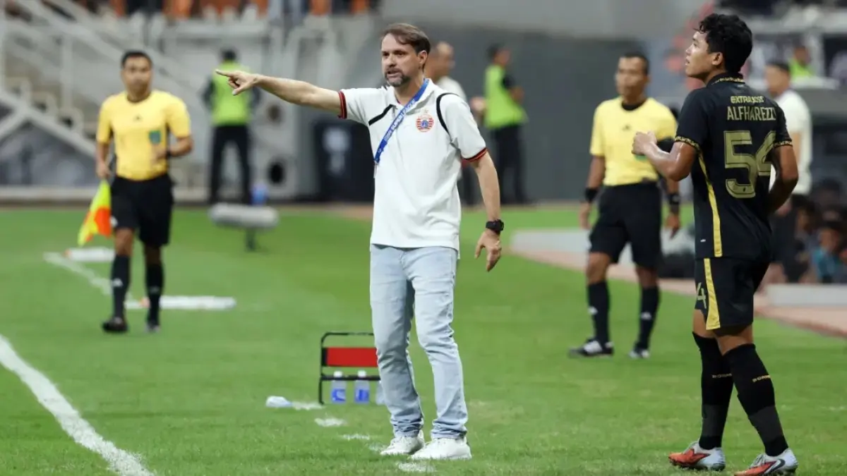 Pelatih Persija Jakarta Mauricio Souza saat melawan Borneo FC di Stadion JIS, Jakarta. (Dery Ridwansah/JawaPos.com)