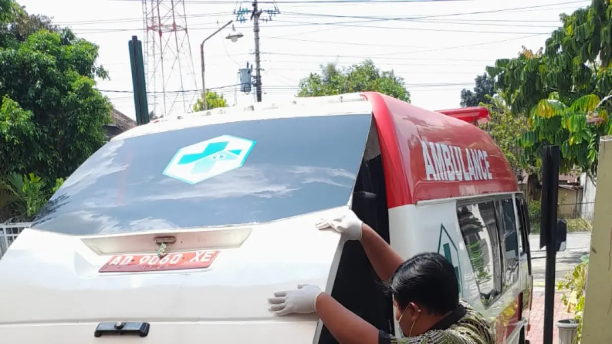 Hasil pemeriksaan medis mengungkap luka serius di kepala dan dada siswa SMPN 2 Sumberlawang yang tewas. (AHMAD KHAIRUDINI/SOLOBALAPAN.COM)