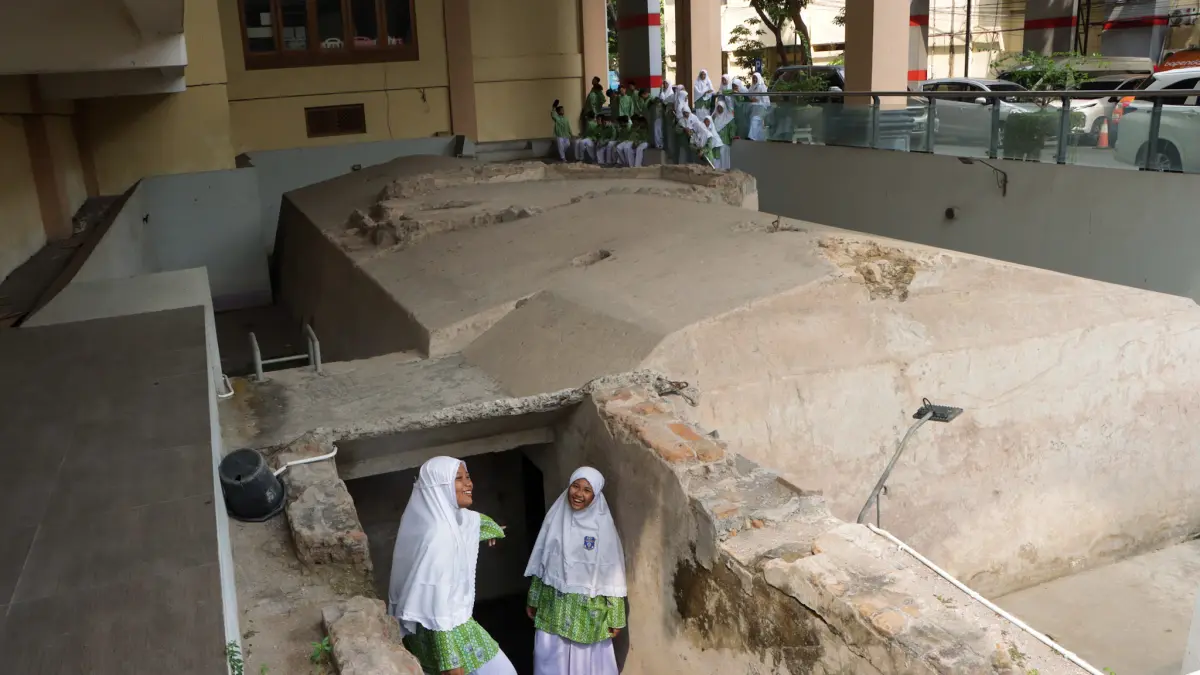 Bungker Belanda di kompleks Balai Kota Solo yang kini jadi jujukan wisatawan. (M IHSAN/RADAR SOLO)