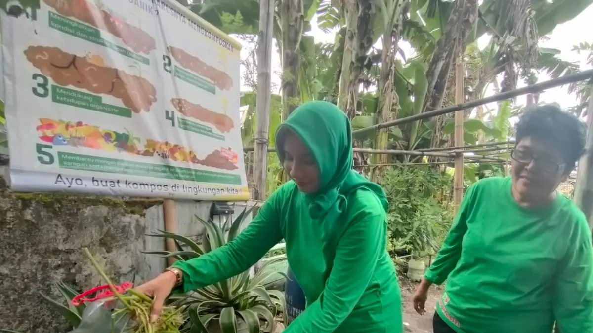 DISIPLIN : Aturan Tegas Pilah Sampah di Solo, Warga Dipaksa Siap atau Siap-Siap Menumpuk. (SILVESTER KURNIAWAN/SOLOBALAPAN.COM)