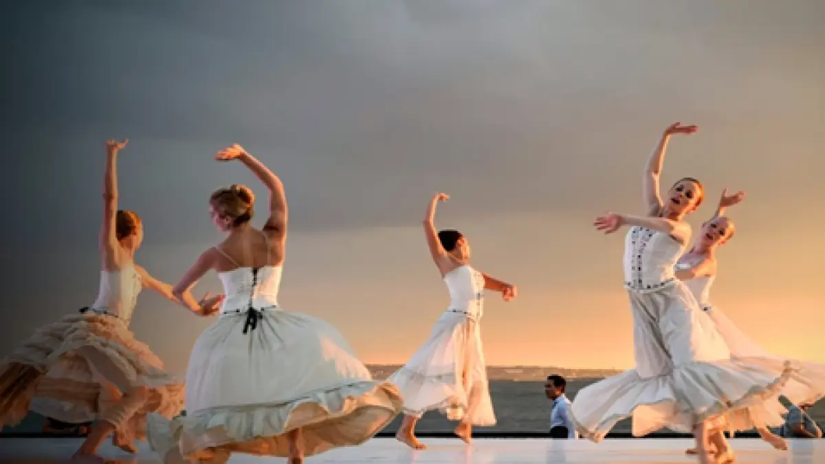 Site Spesific Coreography. (From: Pexels)