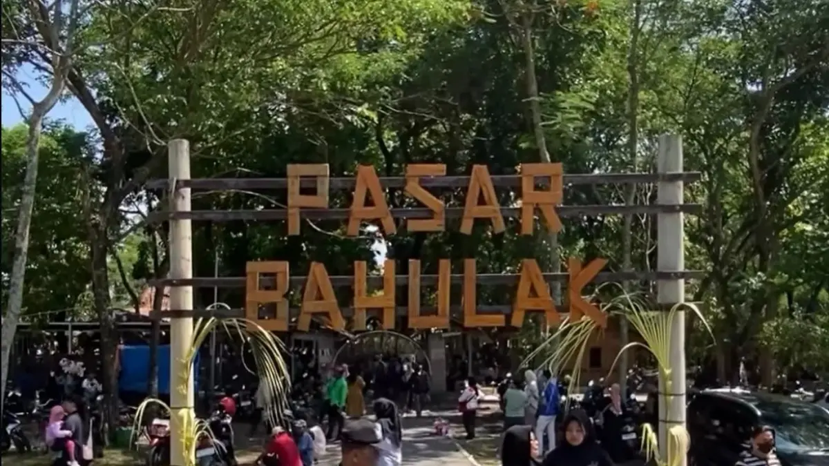 Pasar Bahulak.