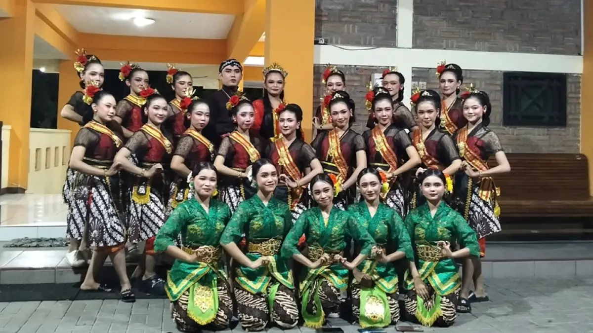Tari Sandyakala Darmaning Satriya dan Tari Unduh Pamelo pada Gelar Tari Jawa Tengah di Taman Budaya Jawa Tengah. (DOK. SangPaJaR)