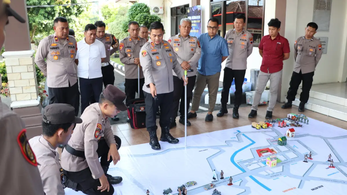 Polres Wonogiri menggelar latihan TFG untuk mengantisipasi gangguan kamtibmas, termasuk potensi konflik dalam kegiatan perguruan silat dan dinamika massa. (IWAN ADI LUHUNG/SOLOBALAPAN.COM)