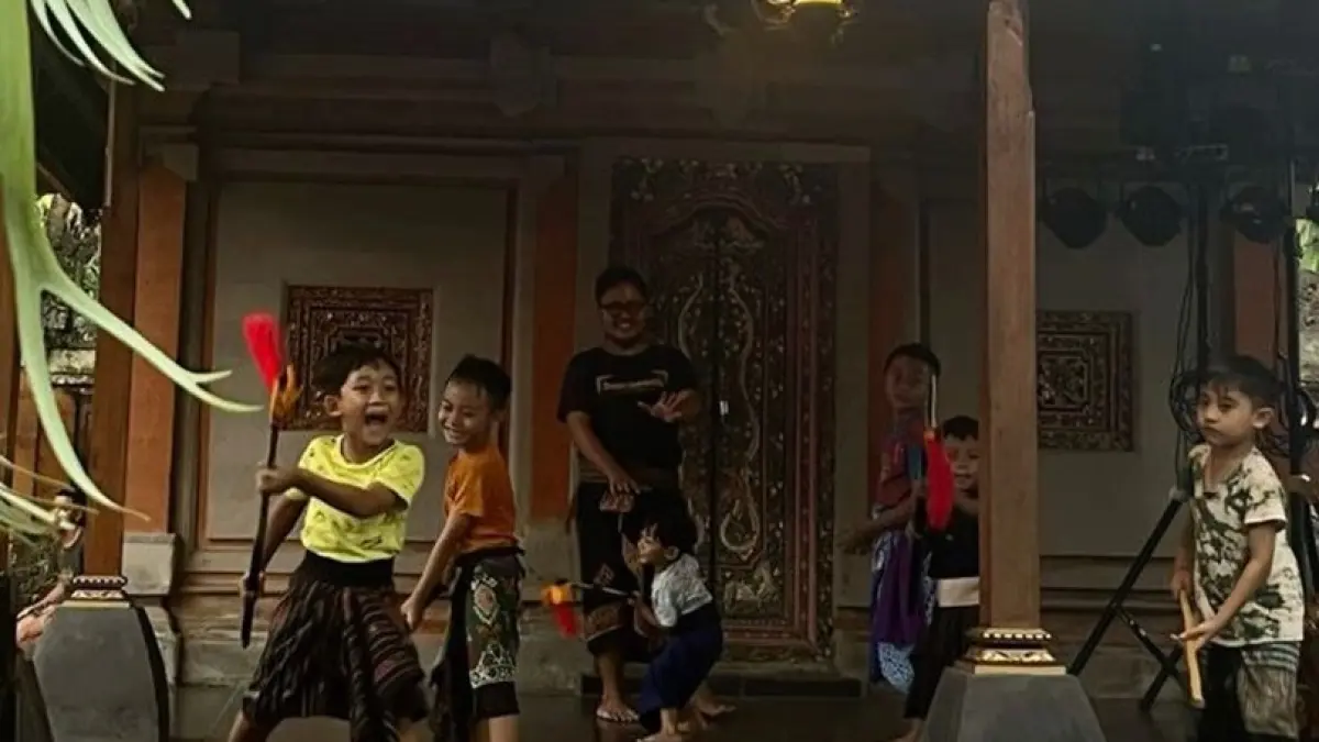 Pembelajaran tari pada anak-anak. (From: Pinterest)