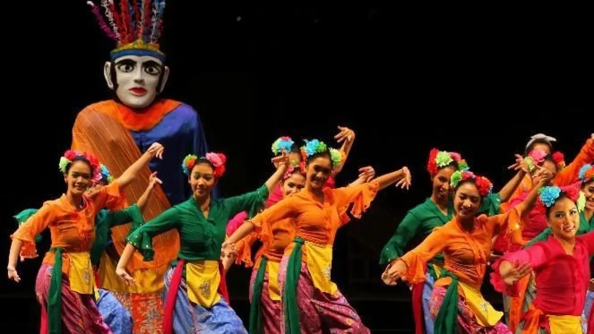 Tari khas Betawi. (From Pinterest)