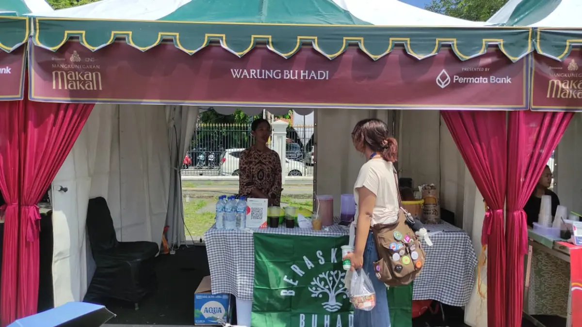 Stand Jamu Abdi Dalem Mangkunegaran jadi salah satu alternatif ketika berkunjung di Mangkunegaran Makan-makan. (Lutfiana Sekar/solobalapan.com)