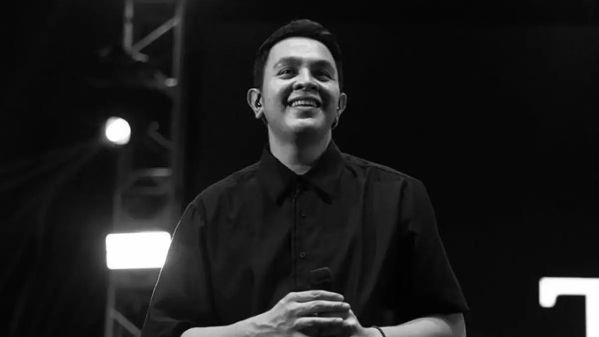 Potret Tulus pada saat konser. (Pinterest.id/rai)