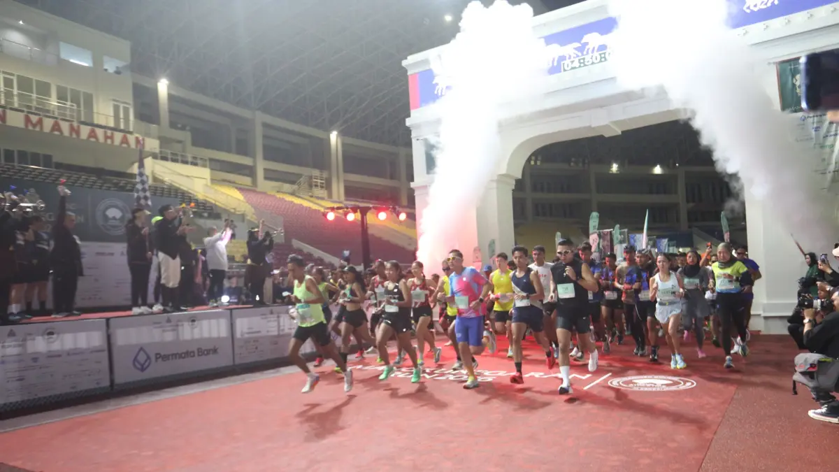 Sebanyak 7.750 pelari dari seluruh Indonesia dan 22 negara memenuhi jalanan protokol dalam ajang Mangkunegaran Run 2026, Minggu (3/5/2026) pagi. (ISTIMEWA)