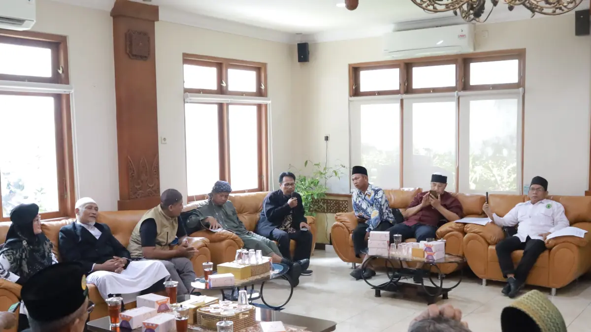 DPRD Kota Solo terima audiensi DSKS dan membahas peredaran miras di kota Solo. (ANTONIUS CHRISTIAN/SOLOBALAPAN.COM)