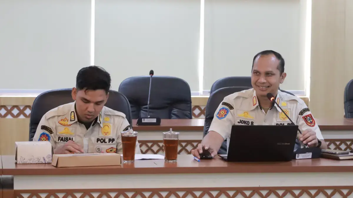 Satpol PP Solo dalami temuan usaha miras tak berizin, namun pengawasan terkendala izin pusat. (Dok. Raso)
