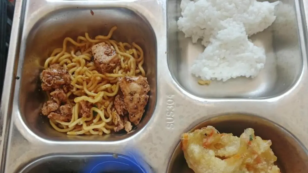 Temuan puntung rokok dalam menu makan bergizi gratis di KB Pesido Wonogiri memicu sorotan. (istimewa)