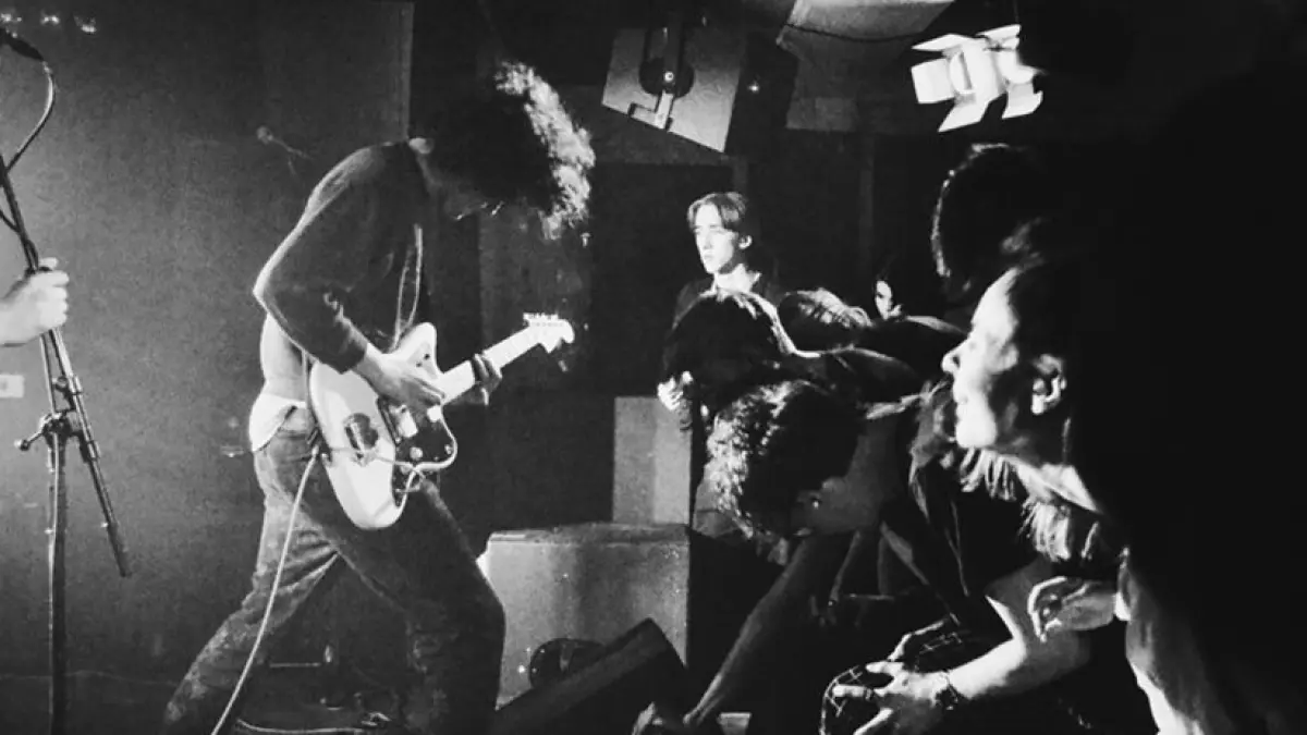 Potret Konser Midwest Emo (Pinterest.id/tildeavelin)