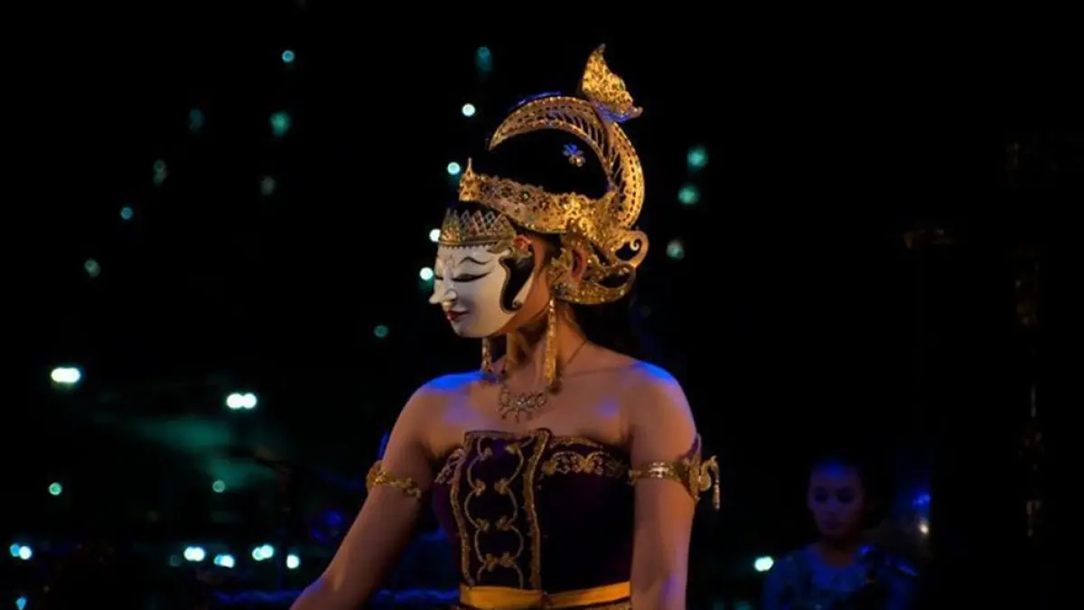 Tari Topeng Sekartaji. (From: Pinterest)