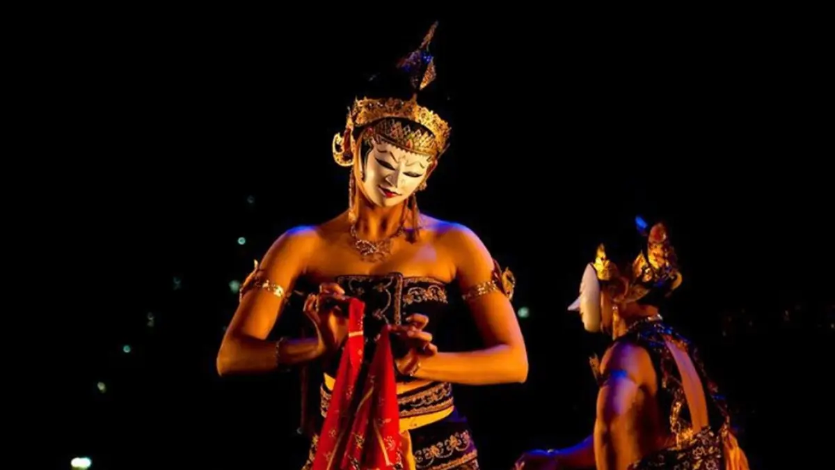 Tari Topeng Sekartaji. (From: Pinterest)