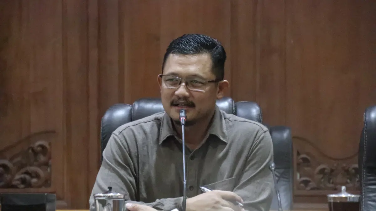 DPRD Kota Surakarta mematangkan Raperda Digitalisasi PAD untuk menekan kebocoran pendapatan daerah melalui sistem yang transparan, modern, dan terintegrasi. (ANTONIUS CHRISTIAN/SOLOBALAPAN.COM)
