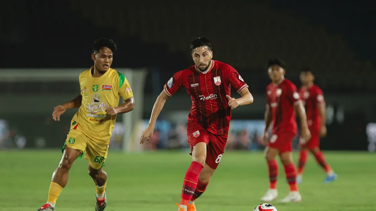 Laga Persis Solo kala melawean Persebaya Surabaya di Stadion Manahan Sabtu (9/5). (M. IHSAN/SOLOBALAPAN.COM) 