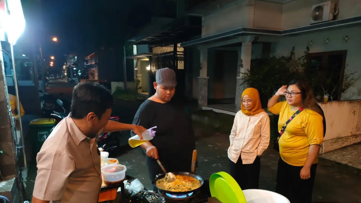 Mie nyemek Mas Gembor selalu diburu pecinta kuliner di wilayah Sukoharjo dan sekitarnya. (IWAN KAWUL/SOLOBALAPAN.COM)