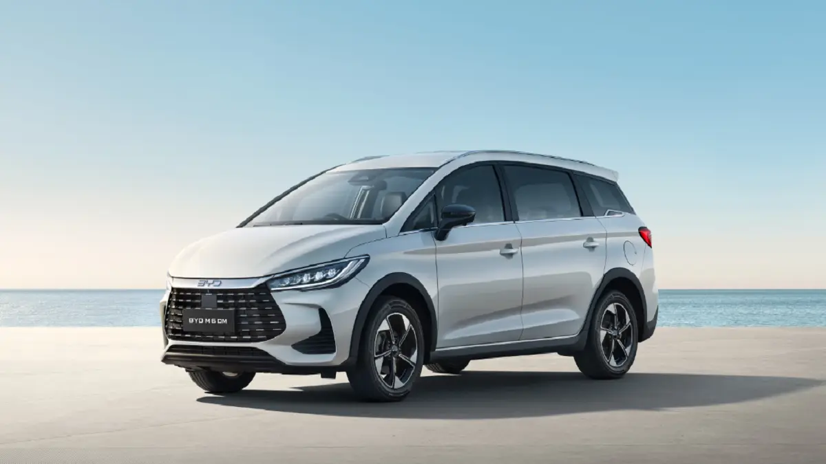 BYD luncurkan mobil bermesin PHEV pertama di Indonesia, BYD M6 DM, pada Senin (18/5/2026). (BYD)