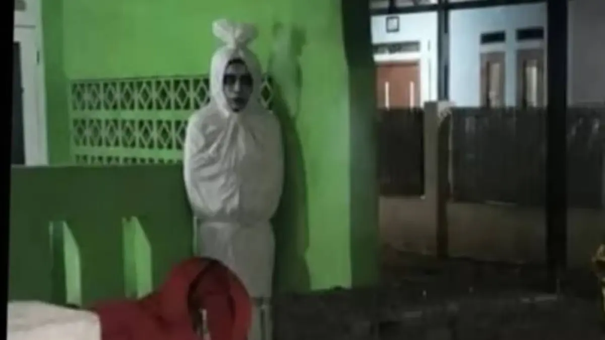 Geger Teror Pocong Bersenjata Tajam di Cipondoh Tangerang, Diduga Modus Baru Perampokan Rumahan.
