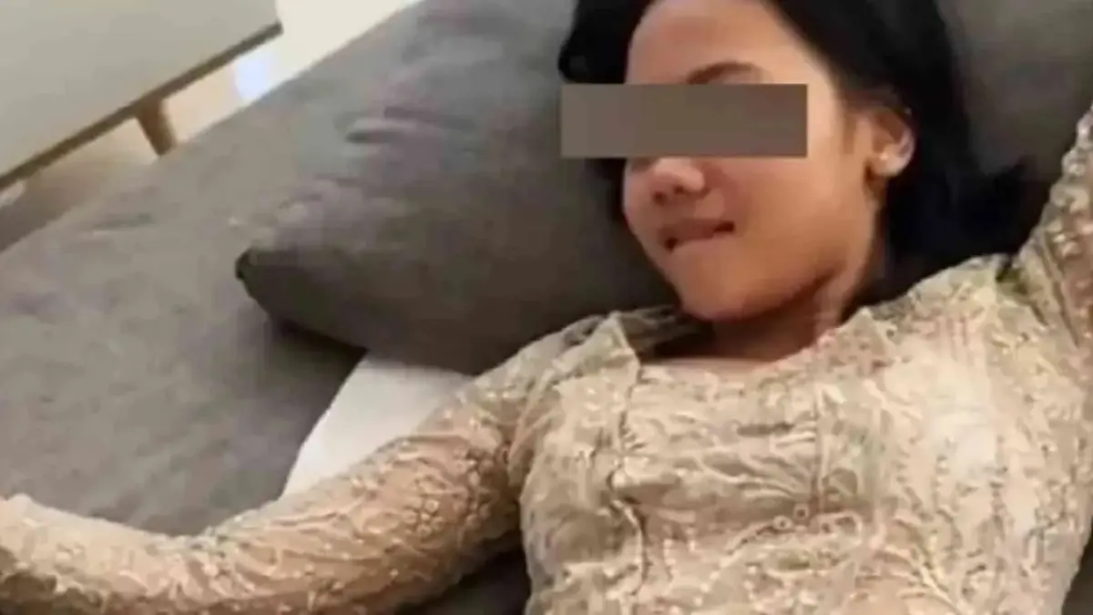 Link video viral kebaya cokelat beredar di media sosial.