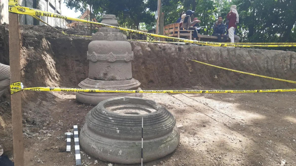 Tim arkeolog BPK Jawa Tengah memastikan temuan ODCB di Desa Nepen, Boyolali merupakan stupa candi dari masa klasik Hindu-Buddha sekitar abad 8 hingga 10 Masehi. (Arief Budiman/solobalapan.com)