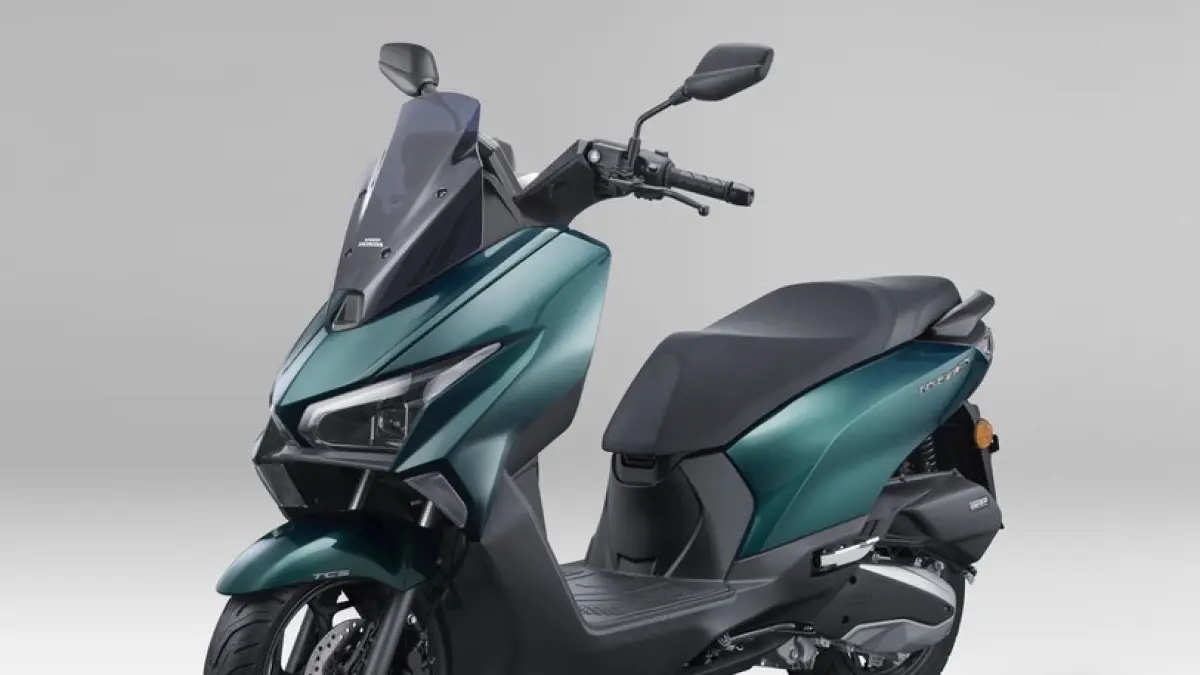 Honda NS150ES.