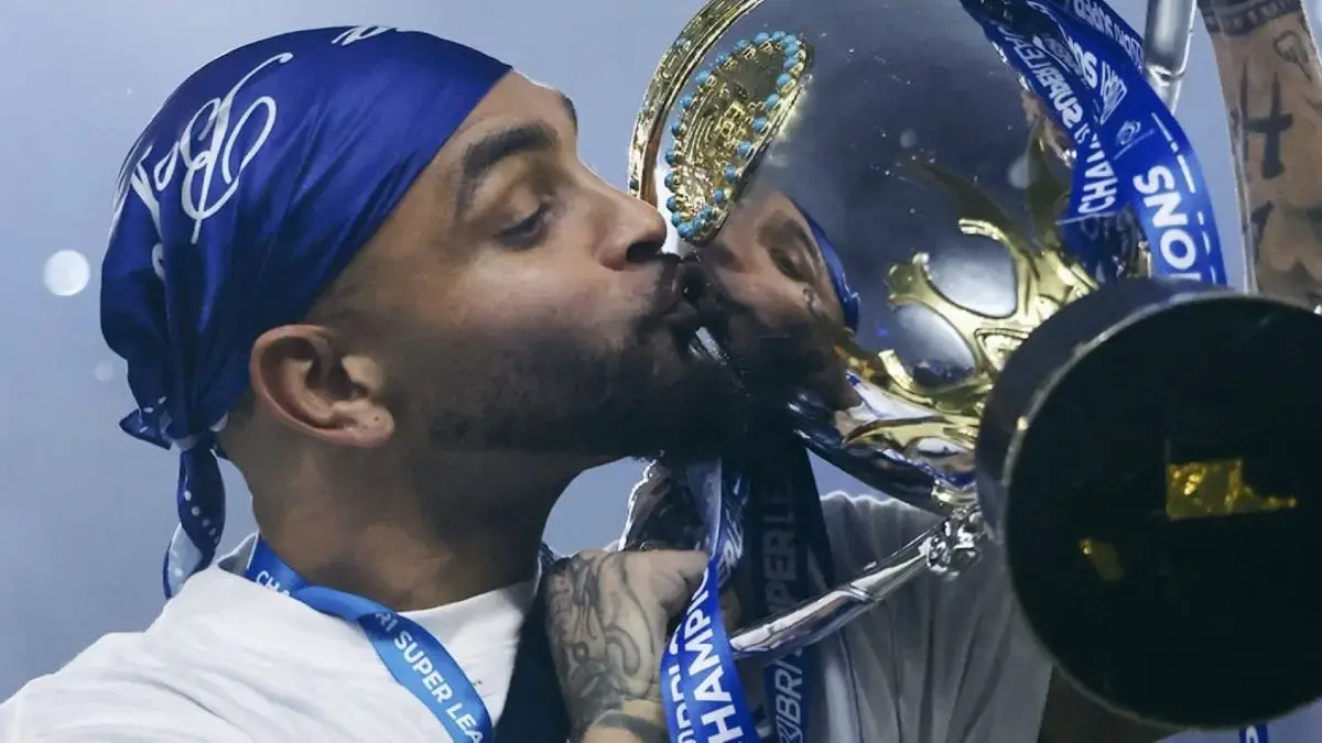 Lavyin Kurzawa.