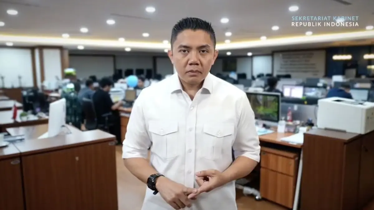 Seskab Teddy Indra Wijaya balas saran Dino Patti Djalal lewat media sosial. (Tangkapan Layar Instagram/sekretariat.kabinet)