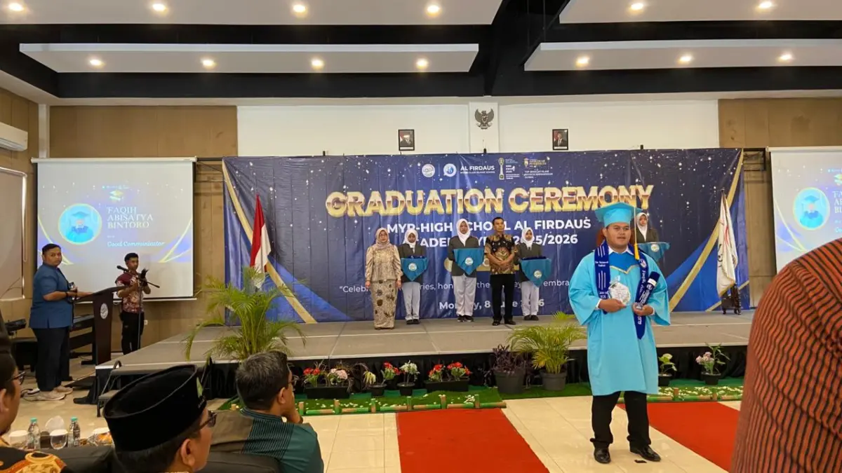 SMA Al Firdaus Kartasura menggelar Graduation Ceremony ke-16 di Ceria Rasa Hall, Senin (8/6/2026).  (Lutfiaan Sekar/solobalapan.com)