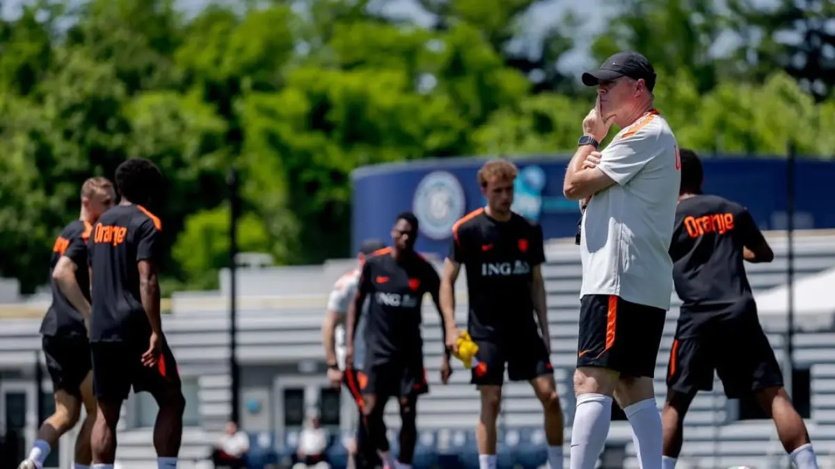Pelatih Belanda Ronald Koeman, berharap dapat berbagi momen spesial bersama sang istri, Bartina Koeman, jika Oranje berhasil melangkah hingga partai final. (Dok. ronaldkoeman)