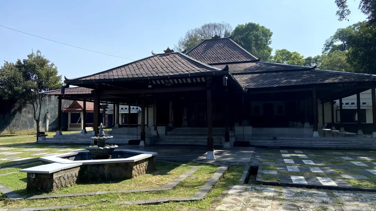Pendopo Ndalem Joyokusuman yang Berumur Ratusan Tahun