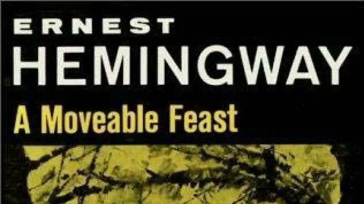 Cover buku A Moveable Feast karya Ernest Hemingway. Source: Pinterest 