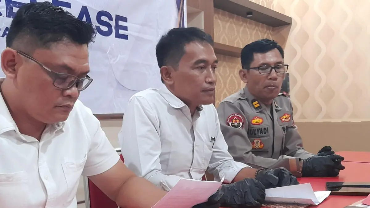 Kasat Reskrim AKP Wikan Sri Kadiono, saat gelar perkara di ruang Reskrim, Senin (15/6) sore. (Rudi Hartono/solobalapan.com)