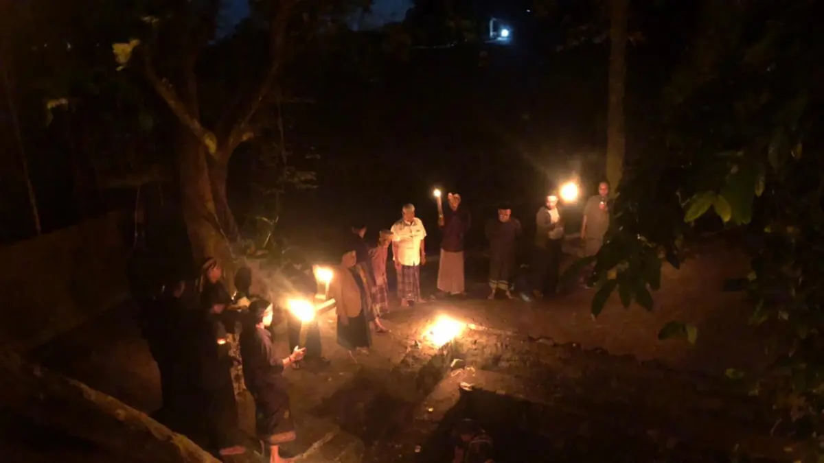 Warga Dukuh Kapurancak, Desa Kopen, Boyolali menghidupkan kembali tradisi Ruwat Rawat Rancak Gringsingan pada Malam 1 Suro. (Abdul Khofid Firnanda Putra/solobalapan.com)