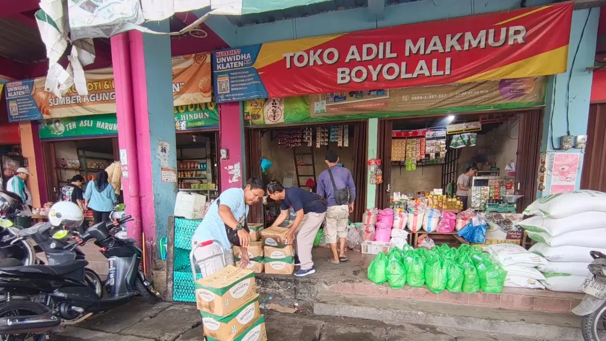 Kelangkaan MinyaKita terjadi di pasar-pasar tradisional Boyolali. Harga minyak goreng subsidi itu melonjak hingga Rp20 ribu per liter, jauh di atas HET Rp15.700. (Dok. Disdagperin Boyolali)
