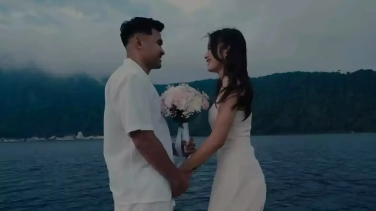 Asnawi Mangkualam lamar Yuriska Patricia. (Instagram)