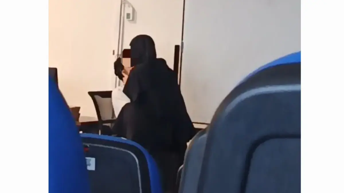 Geger Video Amatir 2 Menit 15 Detik di Kelas Unair.