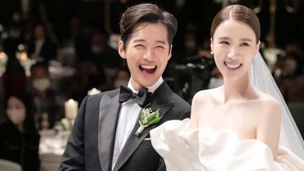 Namkoong Min dan Jin Ah Reum tengah bersiap menyambut kelahiran anak pertama mereka setelah empat tahun menikah. (Foto: 935 Entertainment)