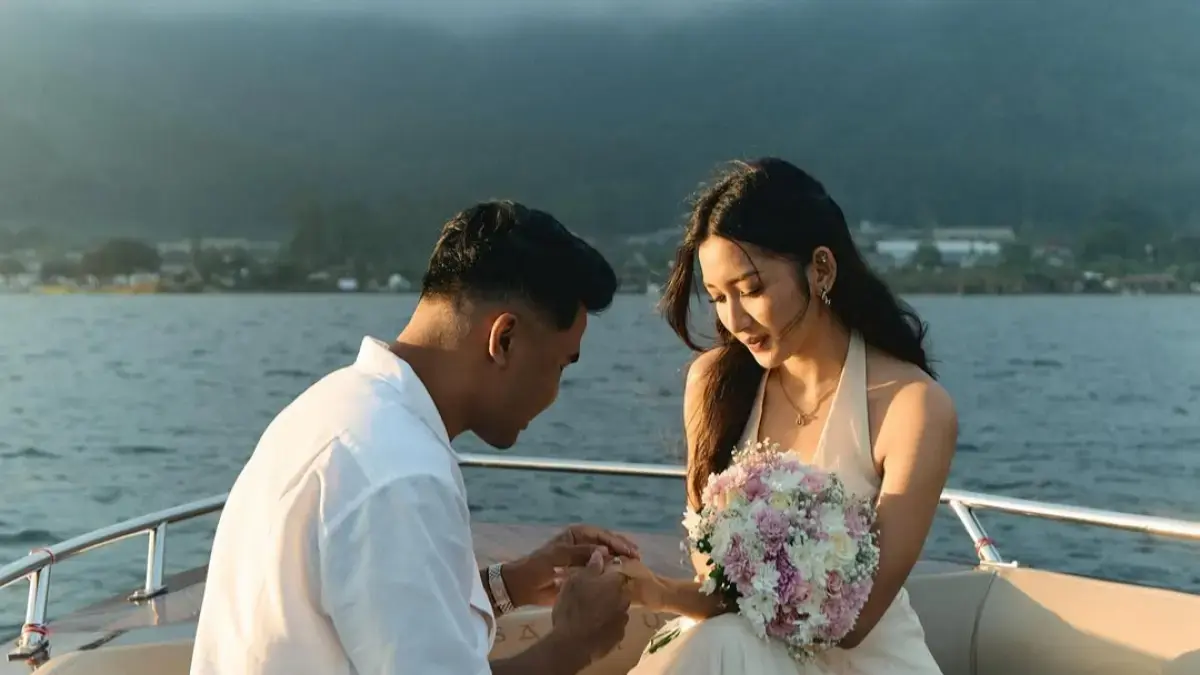 Yuriska Patricia dilamar Asnawi MangkualamAsnawi Mangkualam.