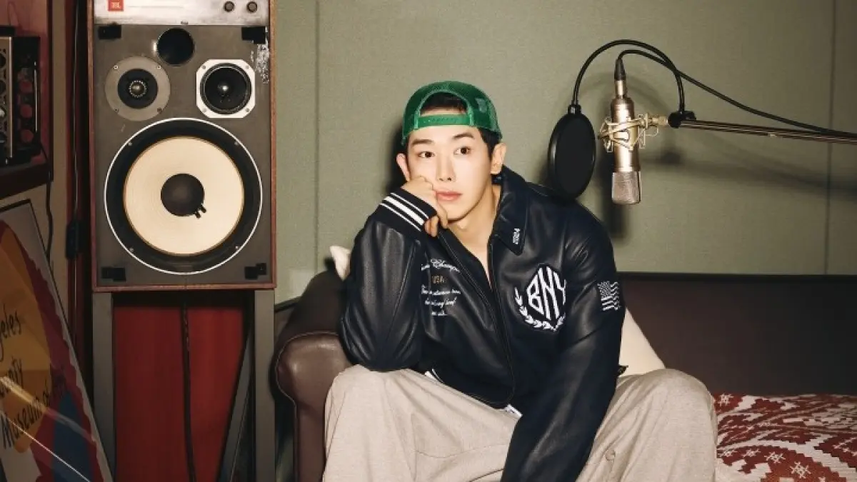 Wonho akan melakukan comeback pada Juli 2026 dengan album baru yang disebut menampilkan musik dan performa khasnya. (Dispatch)