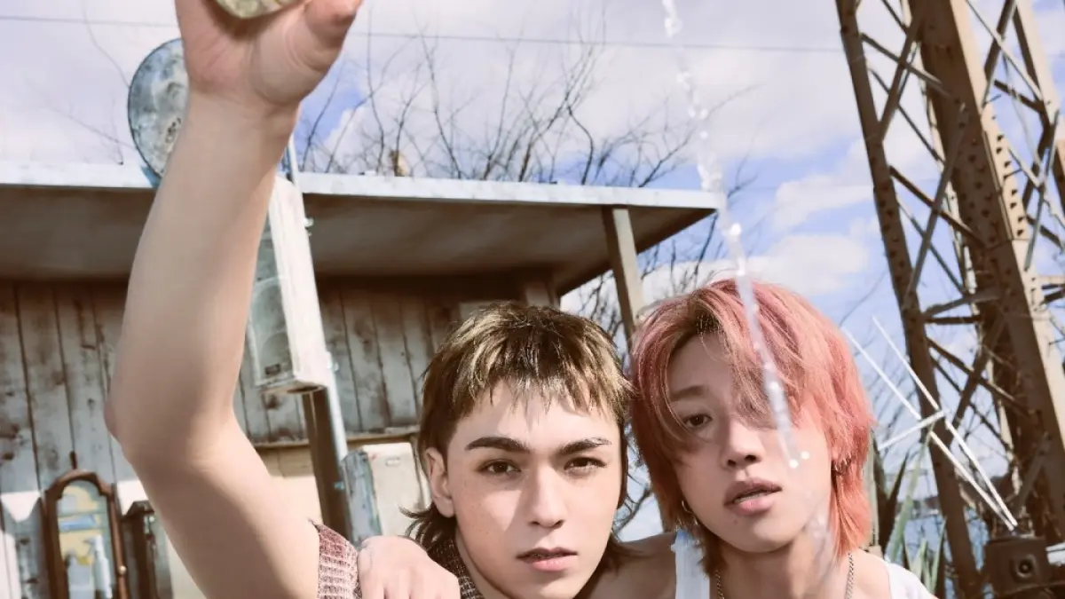 The8 dan Vernon resmi memperkenalkan unit baru SEVENTEEN, V8, yang akan debut pada 29 Juni dengan mini album perdana bertajuk V8. (Dispatch)