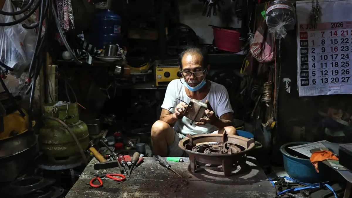 Imbas lonjakan harga sparepart kendaraan, omzet pedagang di Pasar Notoharjo Solo anjlok drastis hingga 90 persen. (Arief Budiman/solobalapan.com)