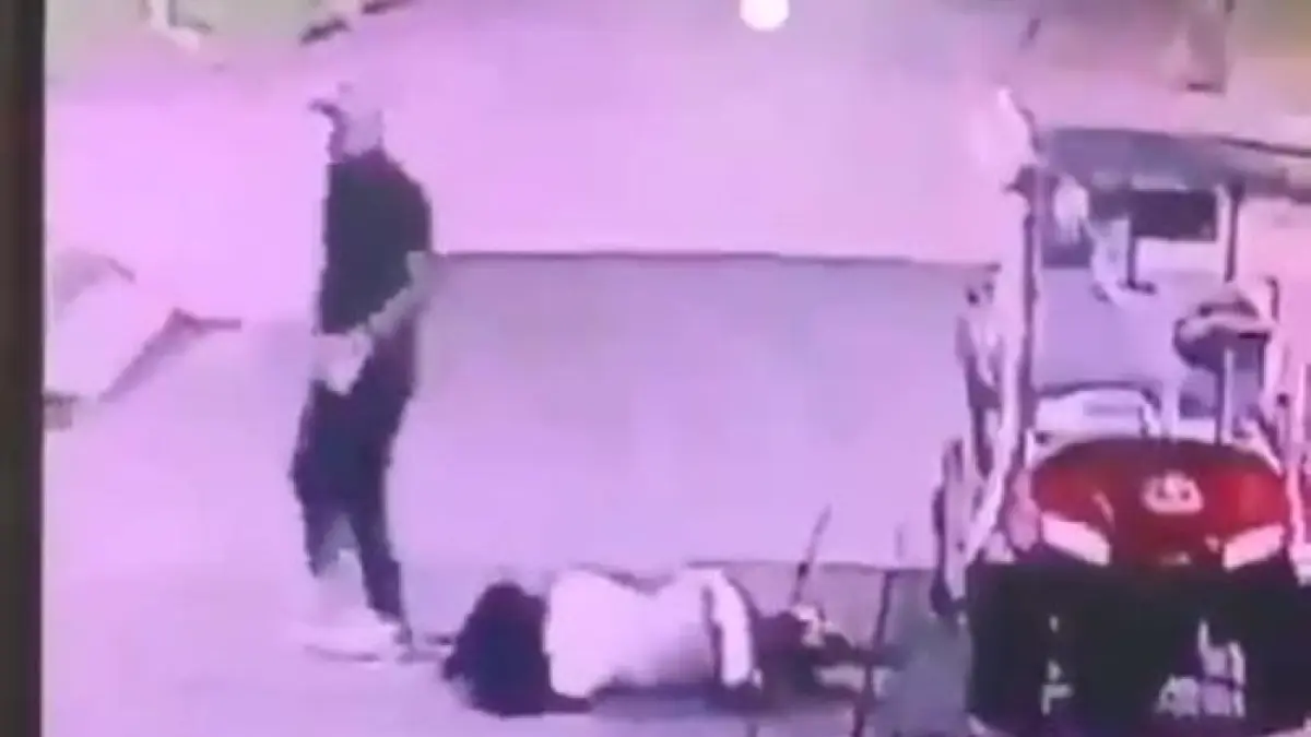 Rekaman video CCTV seorang caddy golf jadi korban penganiayaan pria berinisial FF. (Instagram)