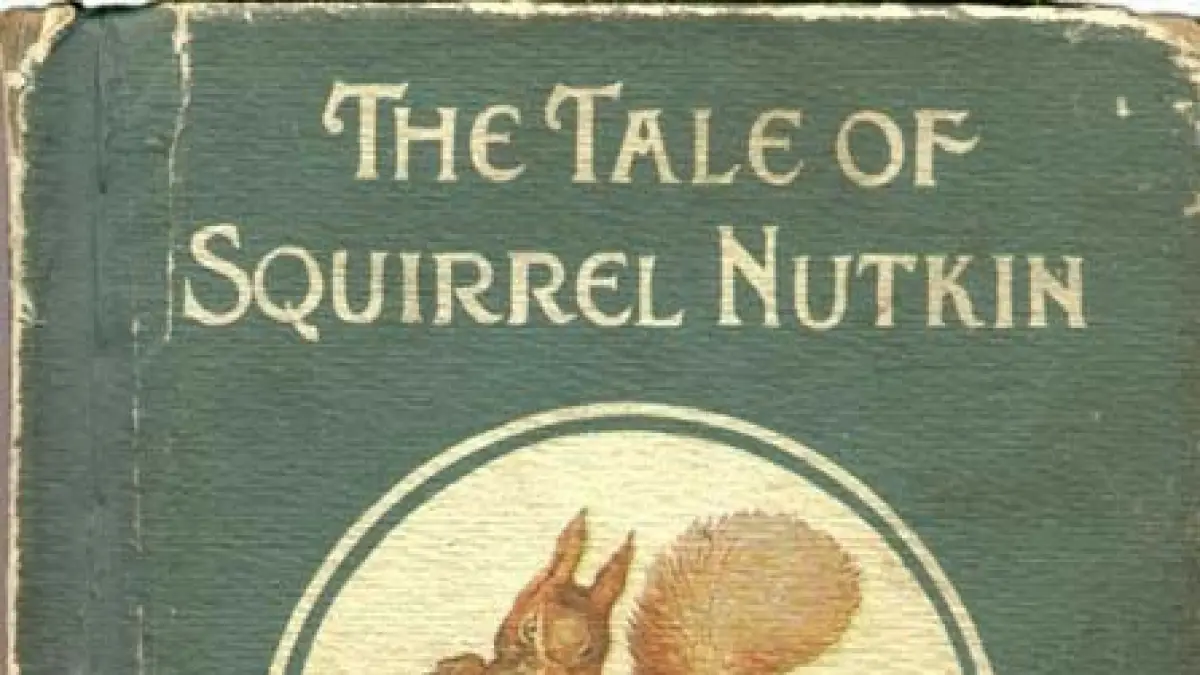 Buku The Tale of Squirrel Nutkin karya Beatrix Potter. Source: Pinterest 