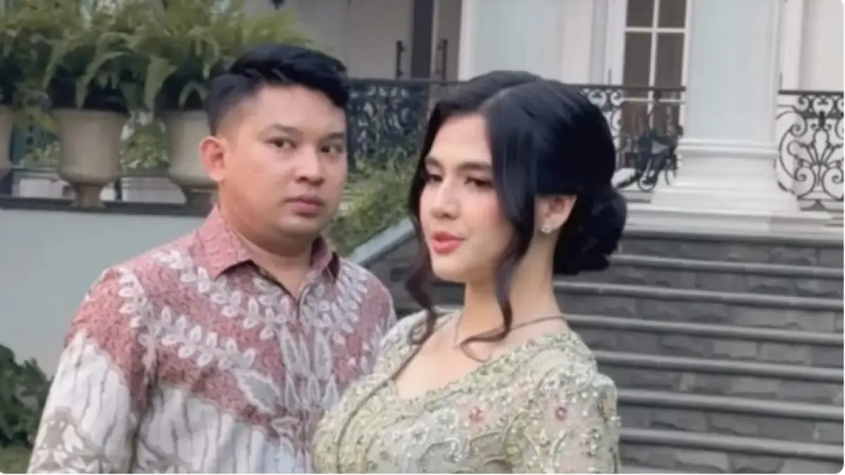 Lamaran DJ Una dan Agung.