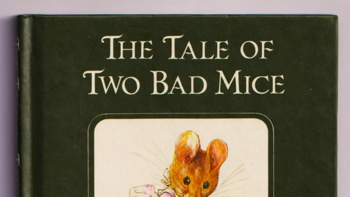 Buku The Tale of Two Bad Mice. Karya Beatrix Potter. Source: Pinterest 