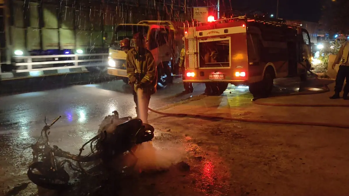 Konvoi anarkis di Boyolali akibatkan satu motor dibakar, rumah warga dilempari batu, dan korban luka bacok. (IST)